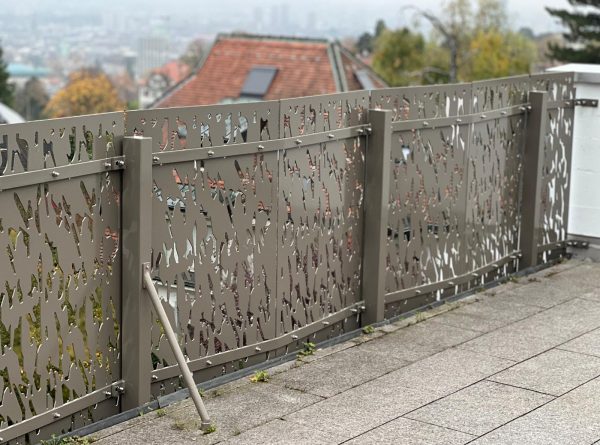 Lochblechgeländer nach Mass in der Schweiz